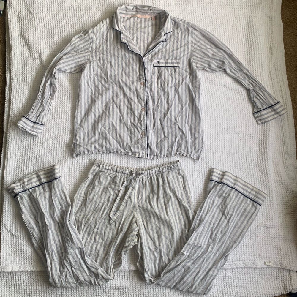 Victoria’s Secret Cotton Mayfair Blue White Pinstripe Pajama Set - Size Small - Picture 2 of 16